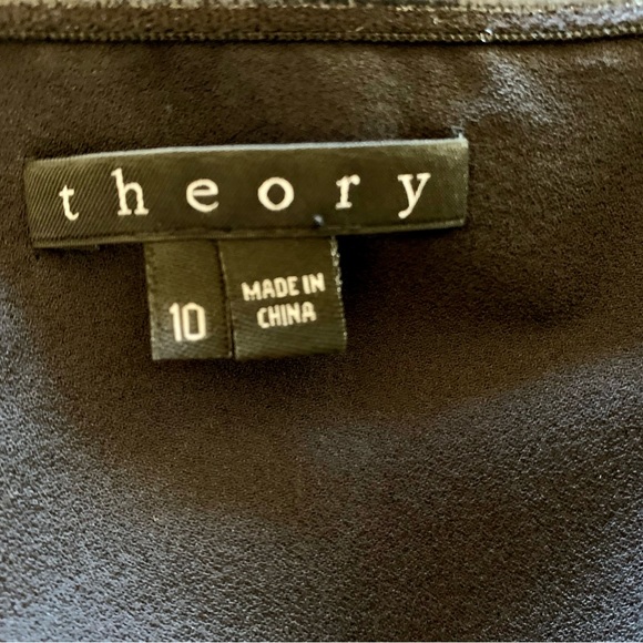 LN THEORY STRAPLESS DRESS. HIDDEN ZIPPER ON SIDE. DRAPES BEAUTIFULLY 💃🏿 - Picture 3 of 5